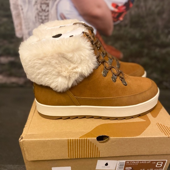 Koolaburra by UGG Women’s Tynlee Lace-up Boots NIB Size 8 - Picture 4 of 7